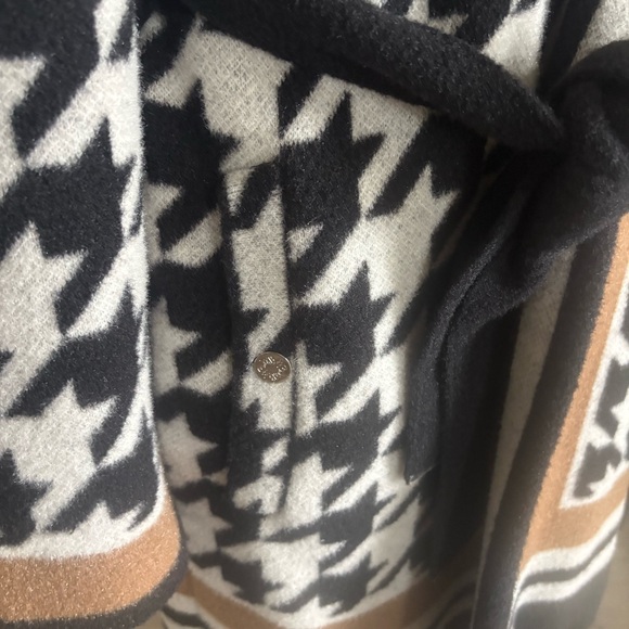 White House Black Market Houndstooth Cardigan in Black, White, and Brown - Picture 4 of 9